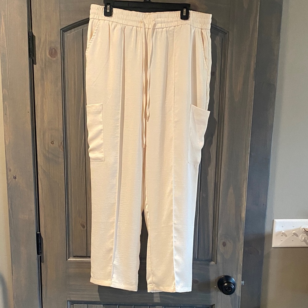 Skies Are Blue Cream Cropped Cargo Jogger Pants